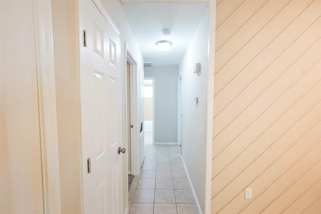 Photo 9 — 305 Cherryvale Road, Edmond, OK 73003