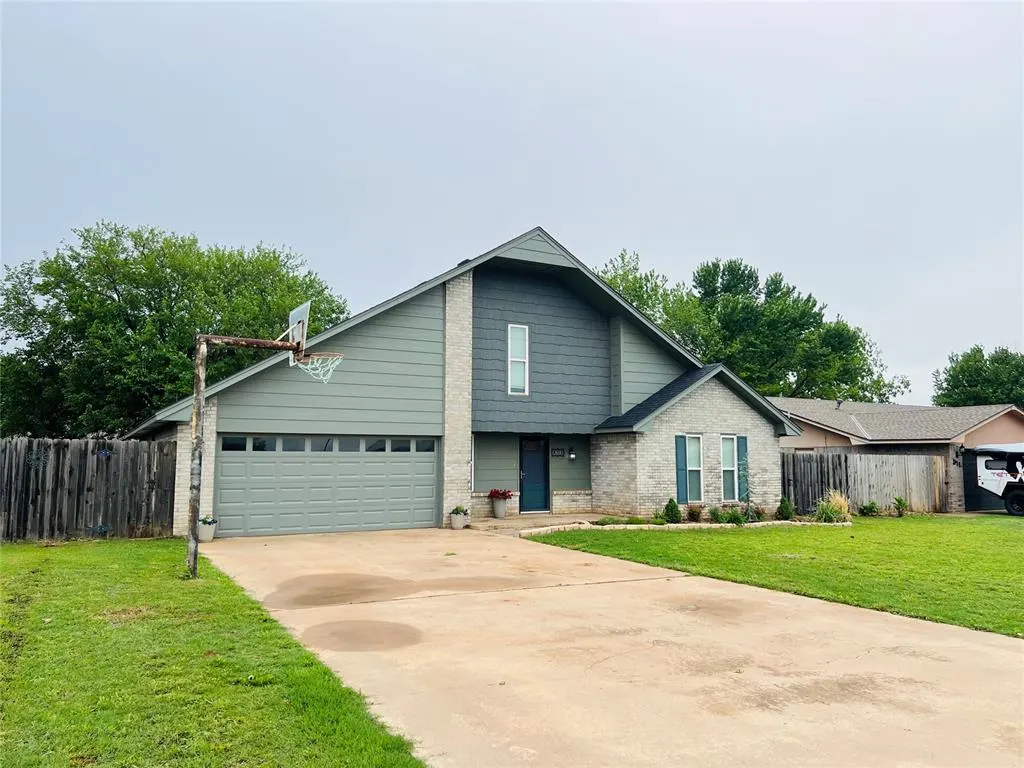 Photo 2 — 909 N Peace Avenue, Elk City, OK 73644