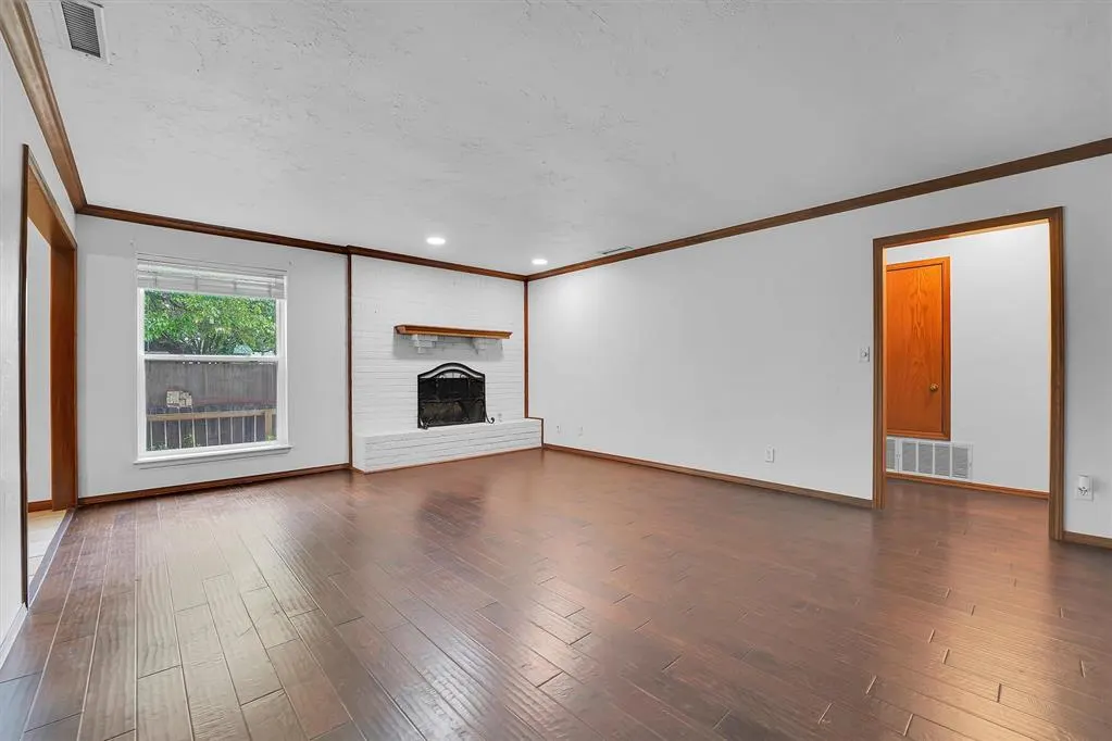 Photo 6 — 909 N Peace Avenue, Elk City, OK 73644