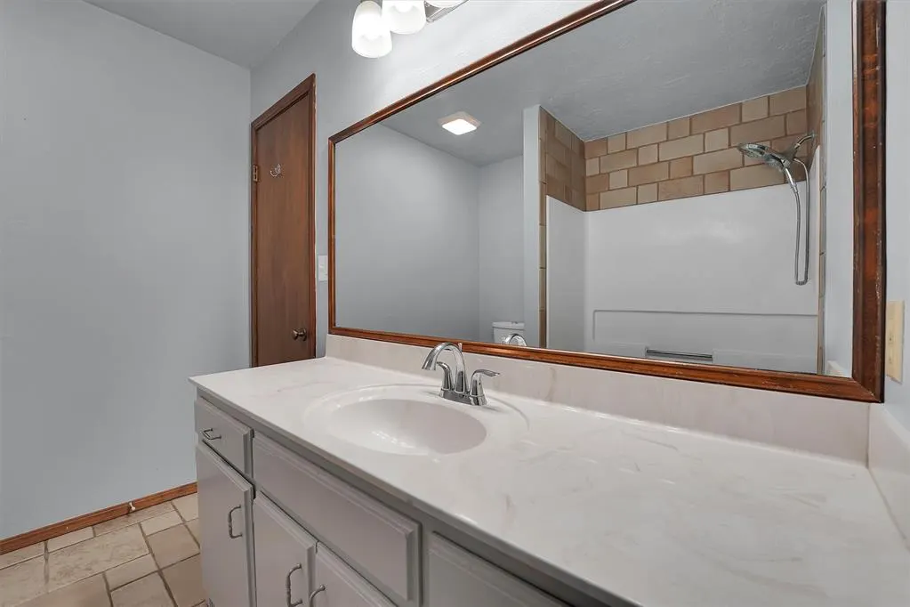 Photo 22 — 909 N Peace Avenue, Elk City, OK 73644