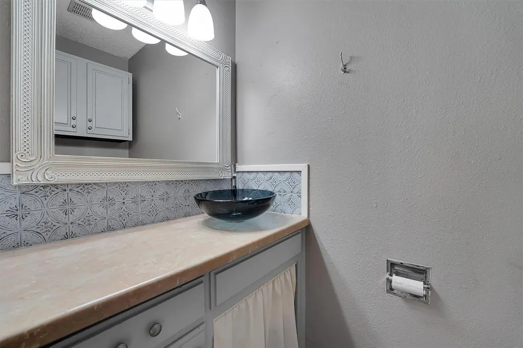 Photo 24 — 909 N Peace Avenue, Elk City, OK 73644