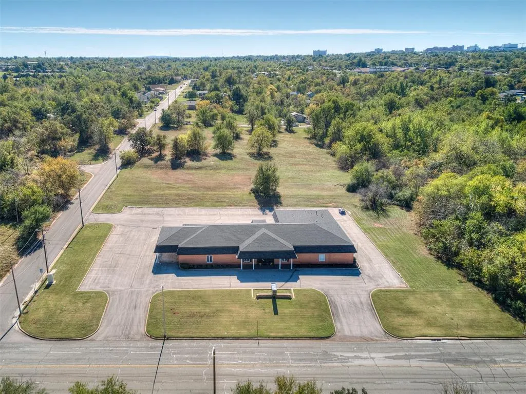Photo 2 — 1616 NE 36th Street, Oklahoma City, OK 73111