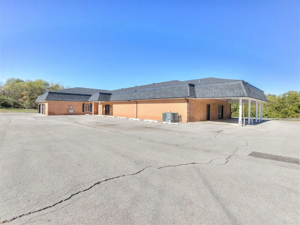 Photo 5 — 1616 NE 36th Street, Oklahoma City, OK 73111