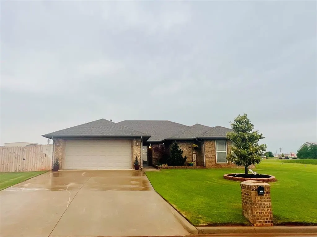 Photo 4 — 107 Chuckwagon Way, Elk City, OK 73644