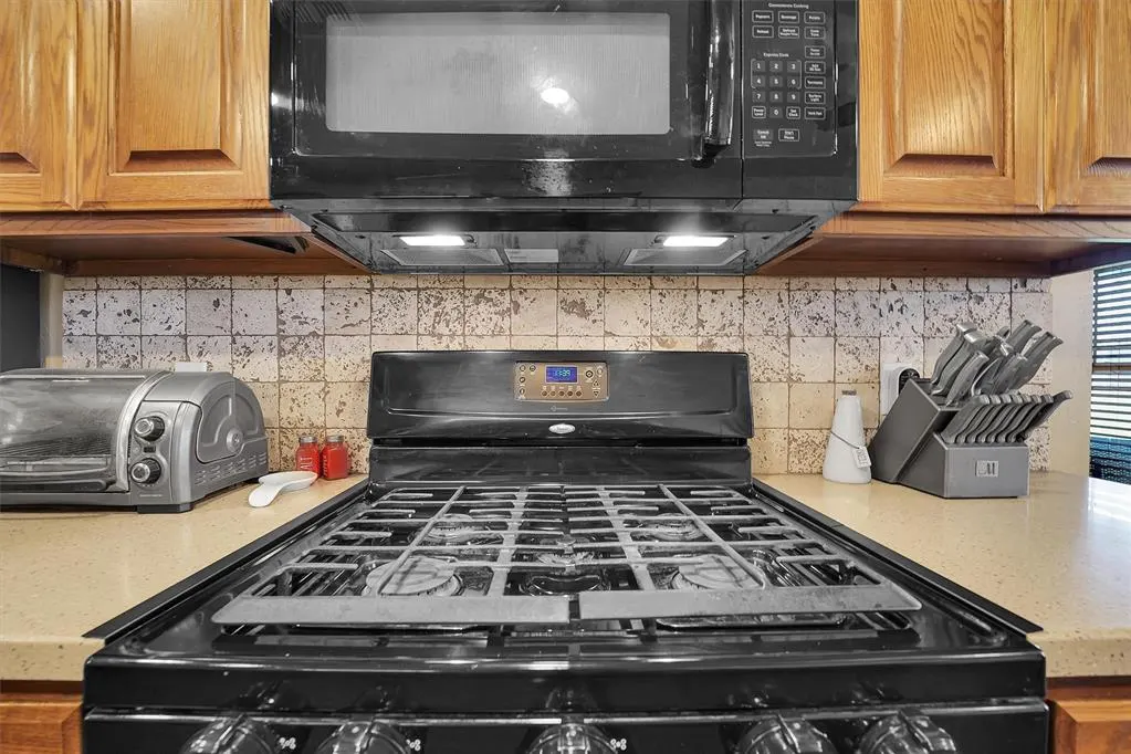 Photo 10 — 107 Chuckwagon Way, Elk City, OK 73644