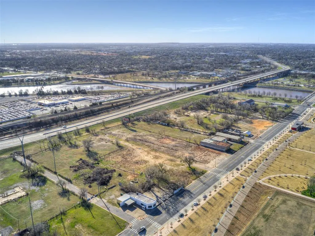 Photo 12 — 1300 S Robinson Avenue, Oklahoma City, OK 73109