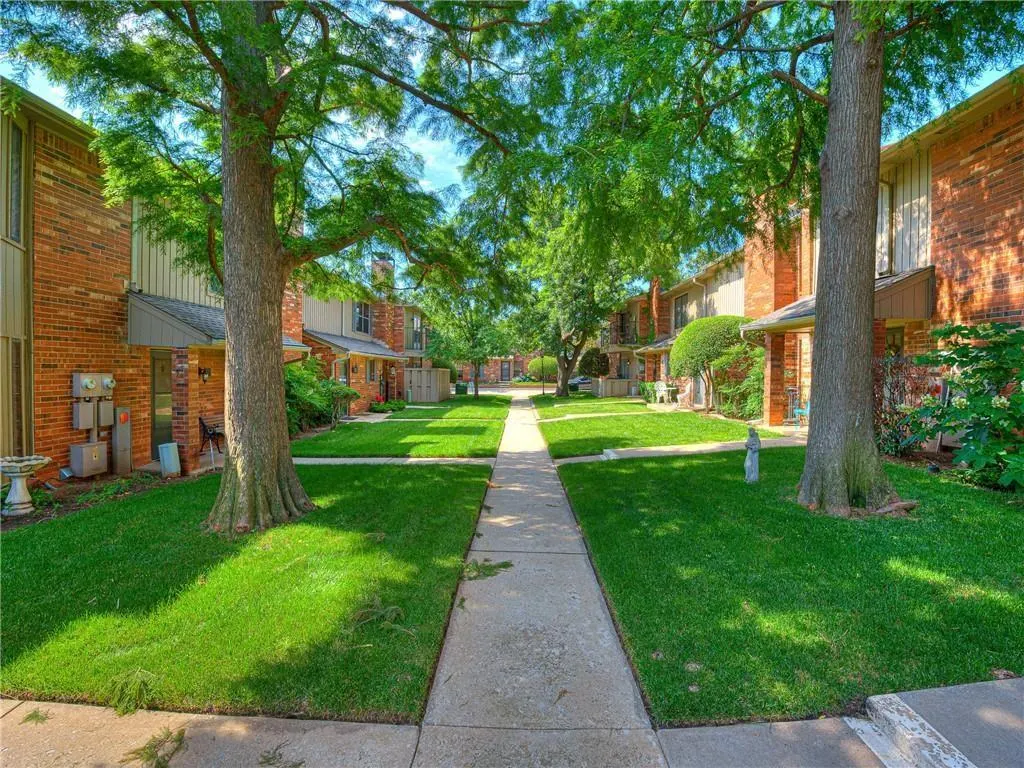 Photo 2 — 6500 N Grand Boulevard 112, Oklahoma City, OK 73116
