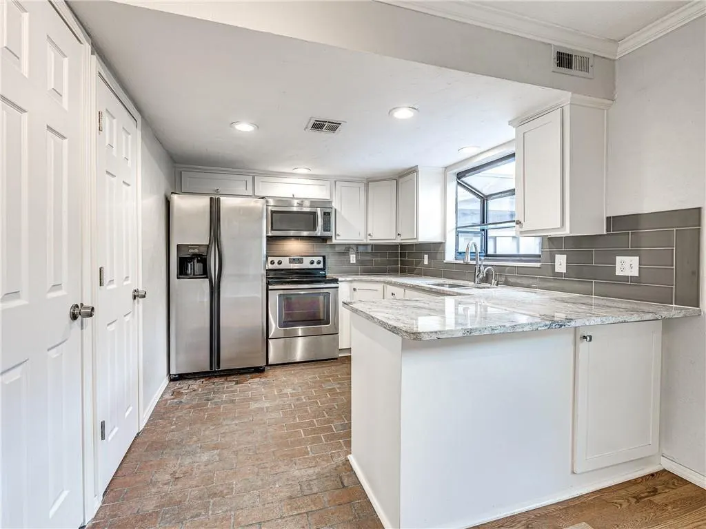 Photo 6 — 6500 N Grand Boulevard 112, Oklahoma City, OK 73116