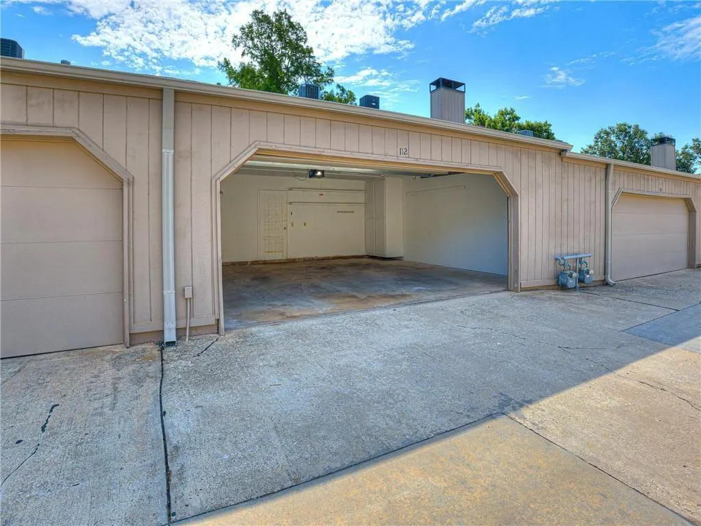Photo 16 — 6500 N Grand Boulevard 112, Oklahoma City, OK 73116