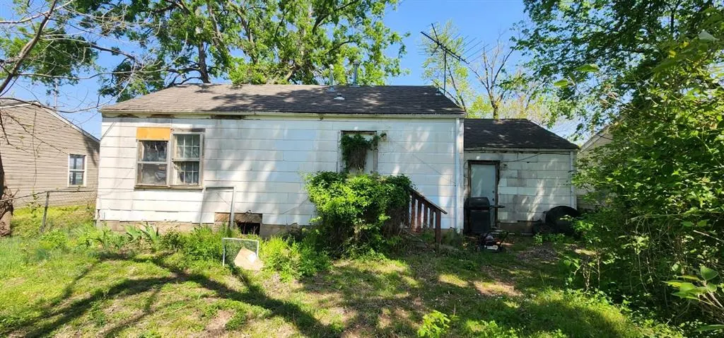 Photo 3 — 607 E 7th Avenue, Stillwater, OK 74074
