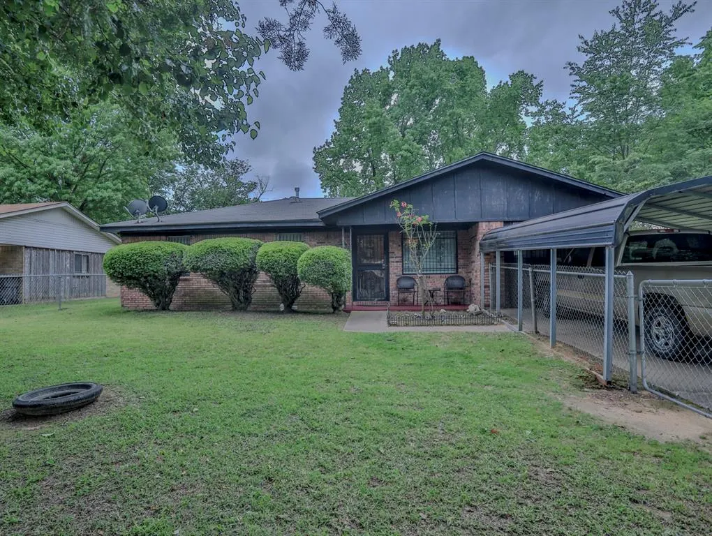 Front exterior — 1805 Colorado Street, Idabel, OK 74745