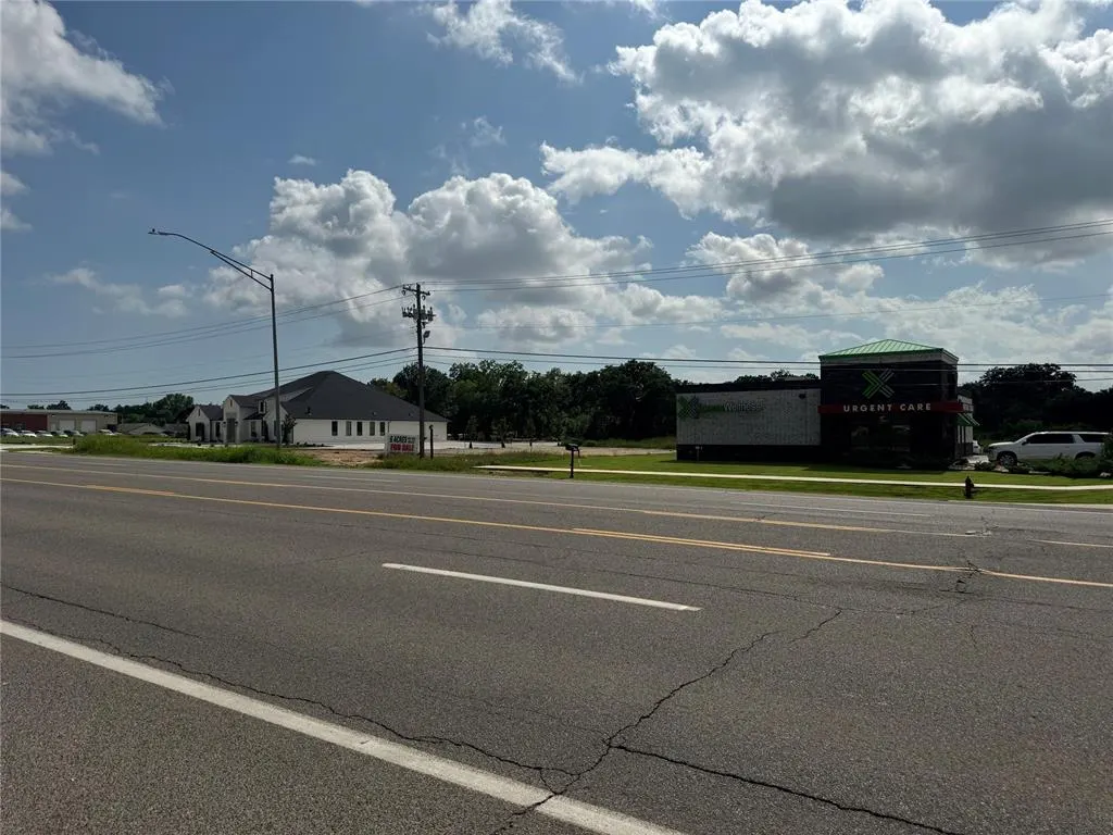Photo 3 — 4220 N Harrison Avenue, Shawnee, OK 74804