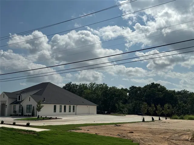 Photo 4 — 4220 N Harrison Avenue, Shawnee, OK 74804