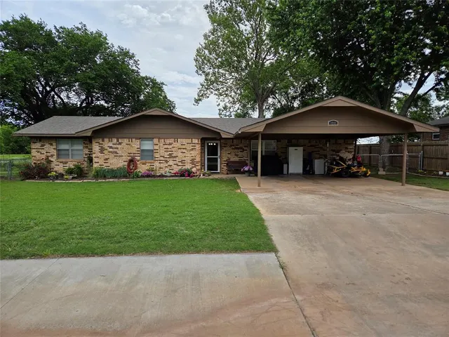 Front exterior — 1331 Gross Drive, Maysville, OK 73057