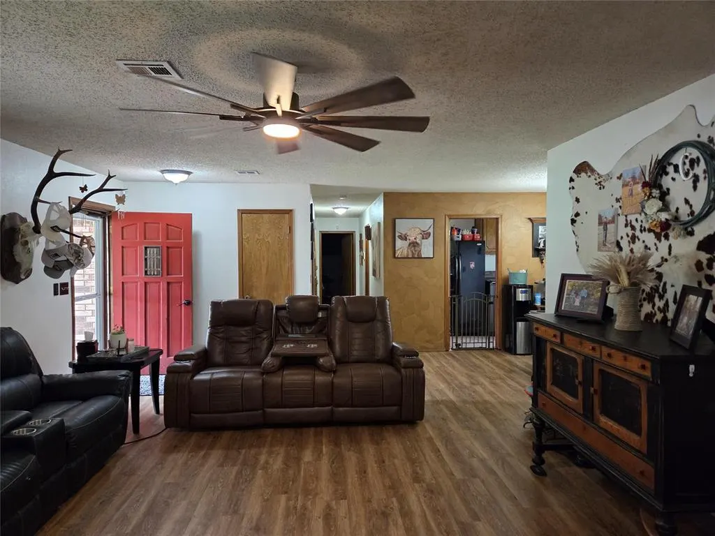 Photo 7 — 1331 Gross Drive, Maysville, OK 73057