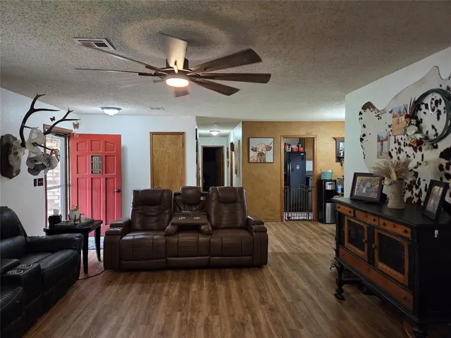 Photo 7 — 1331 Gross Drive, Maysville, OK 73057