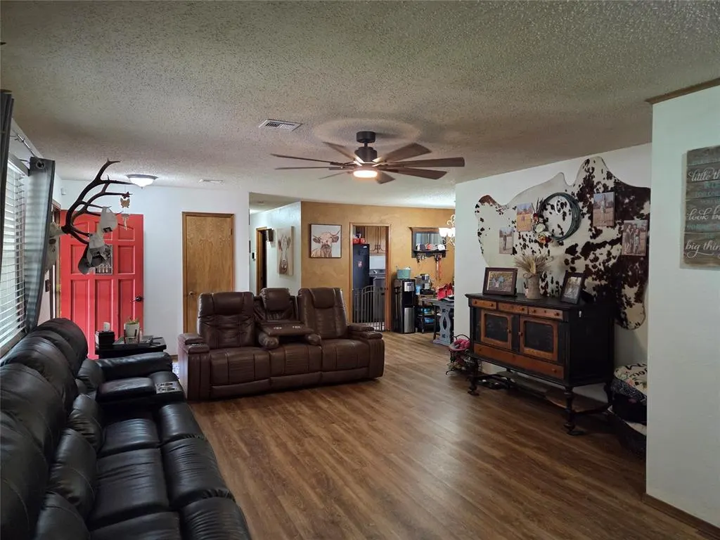 Photo 11 — 1331 Gross Drive, Maysville, OK 73057