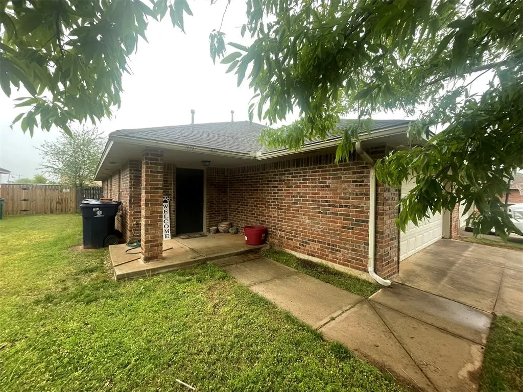 Photo 2 — 1604 W Palm Place, Oklahoma City, OK 73128