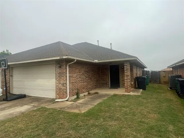Photo 3 — 1604 W Palm Place, Oklahoma City, OK 73128