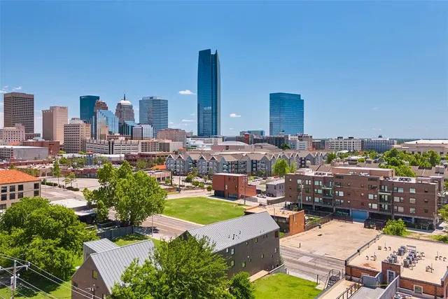Photo 4 — 623 NW 5th Street, Oklahoma City, OK 73102