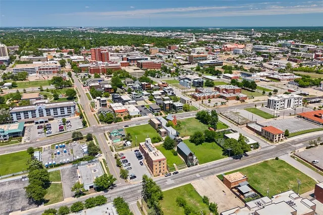 Photo 6 — 623 NW 5th Street, Oklahoma City, OK 73102