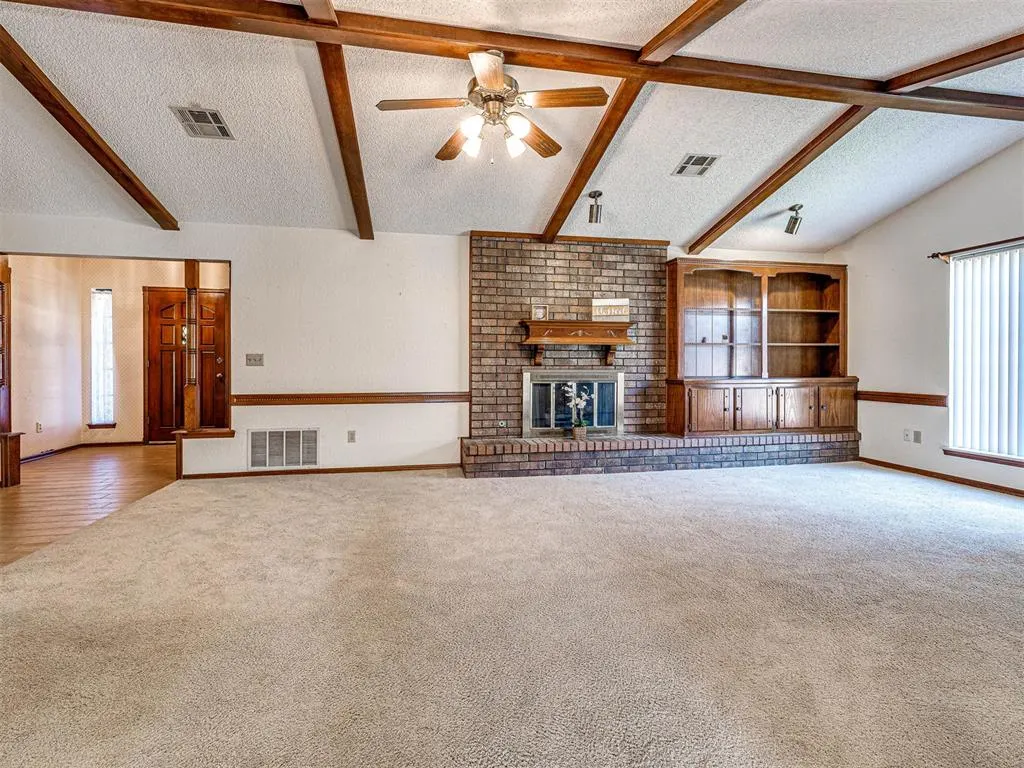 Photo 14 — 5620 Lanceshire Lane, Oklahoma City, OK 73135