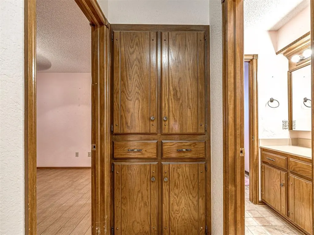 Photo 32 — 5620 Lanceshire Lane, Oklahoma City, OK 73135