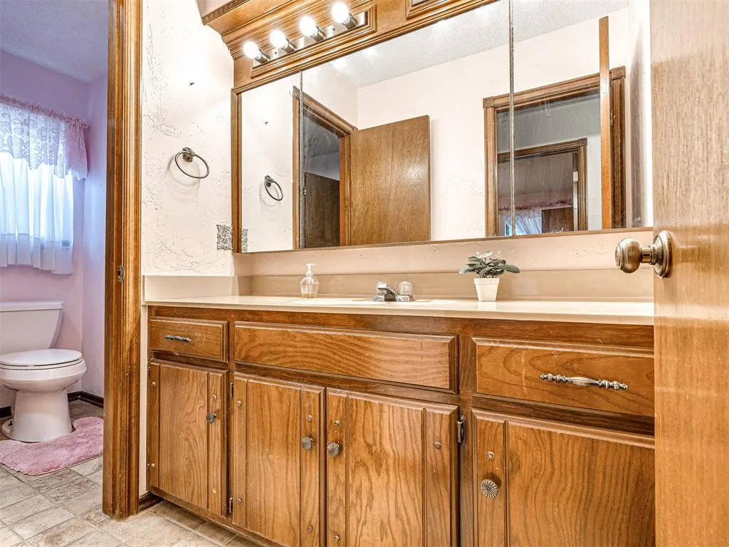 Photo 33 — 5620 Lanceshire Lane, Oklahoma City, OK 73135