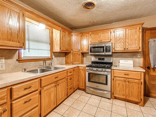 Photo 7 — 16635 US 77 Highway, Wayne, OK 73095
