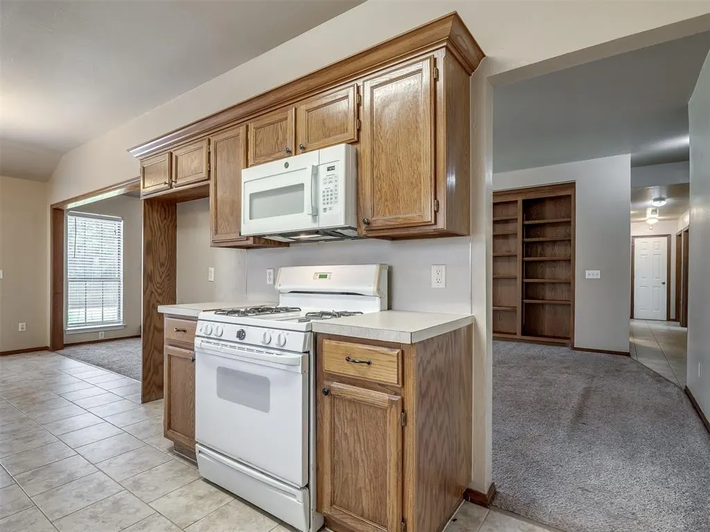 Photo 14 — 1225 Capitol Drive, Edmond, OK 73003