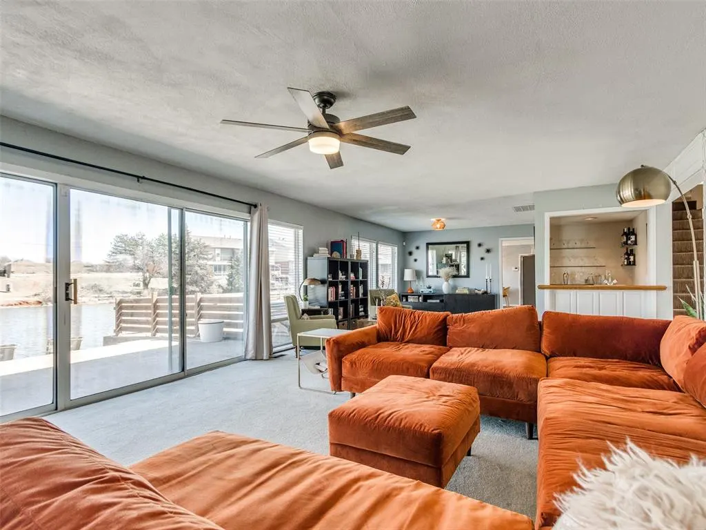 Photo 5 — 10716 Eastlake Circle, Oklahoma City, OK 73162