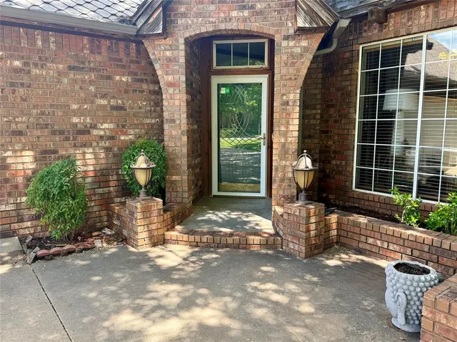Photo 4 — 311 Red Fork, Clinton, OK 73601