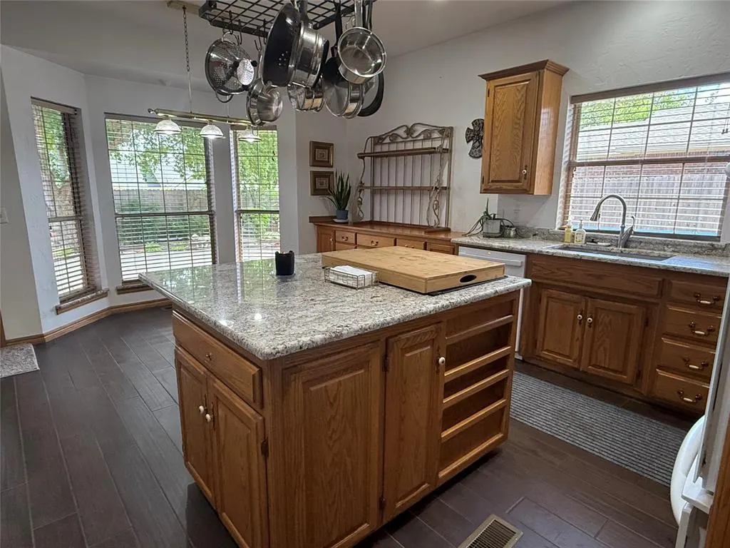 Photo 8 — 311 Red Fork, Clinton, OK 73601