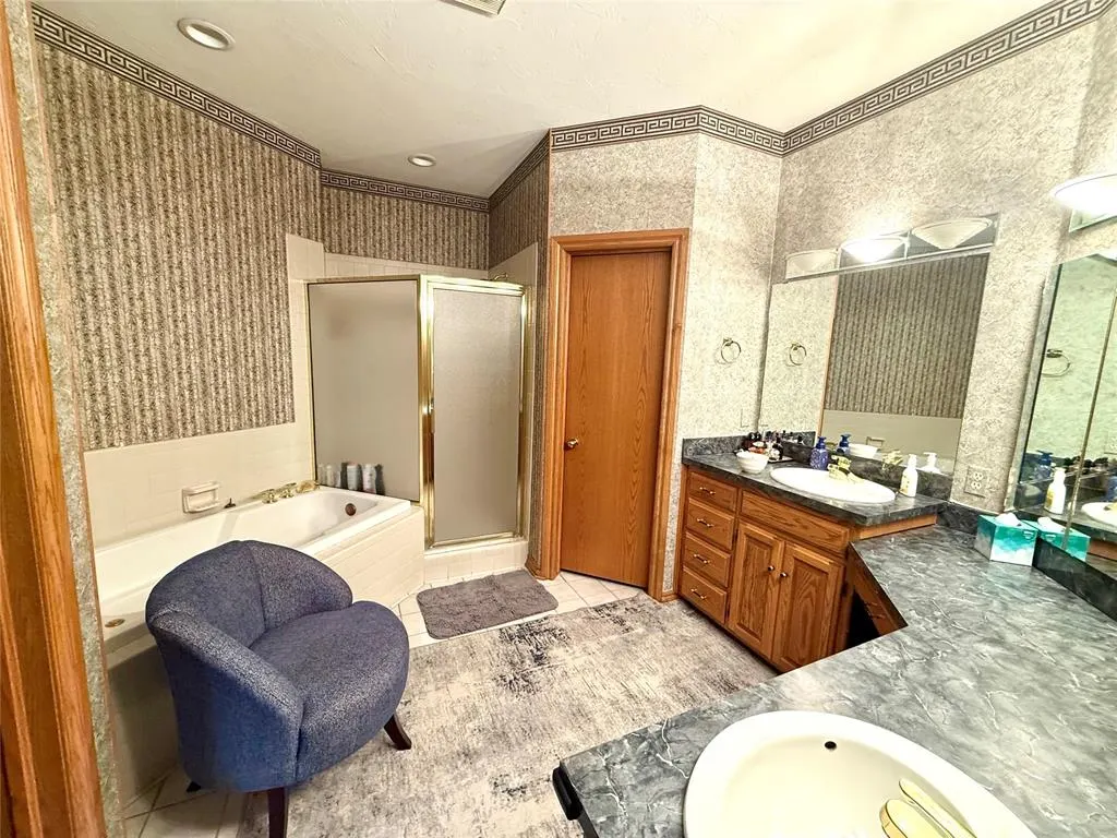 Photo 13 — 311 Red Fork, Clinton, OK 73601