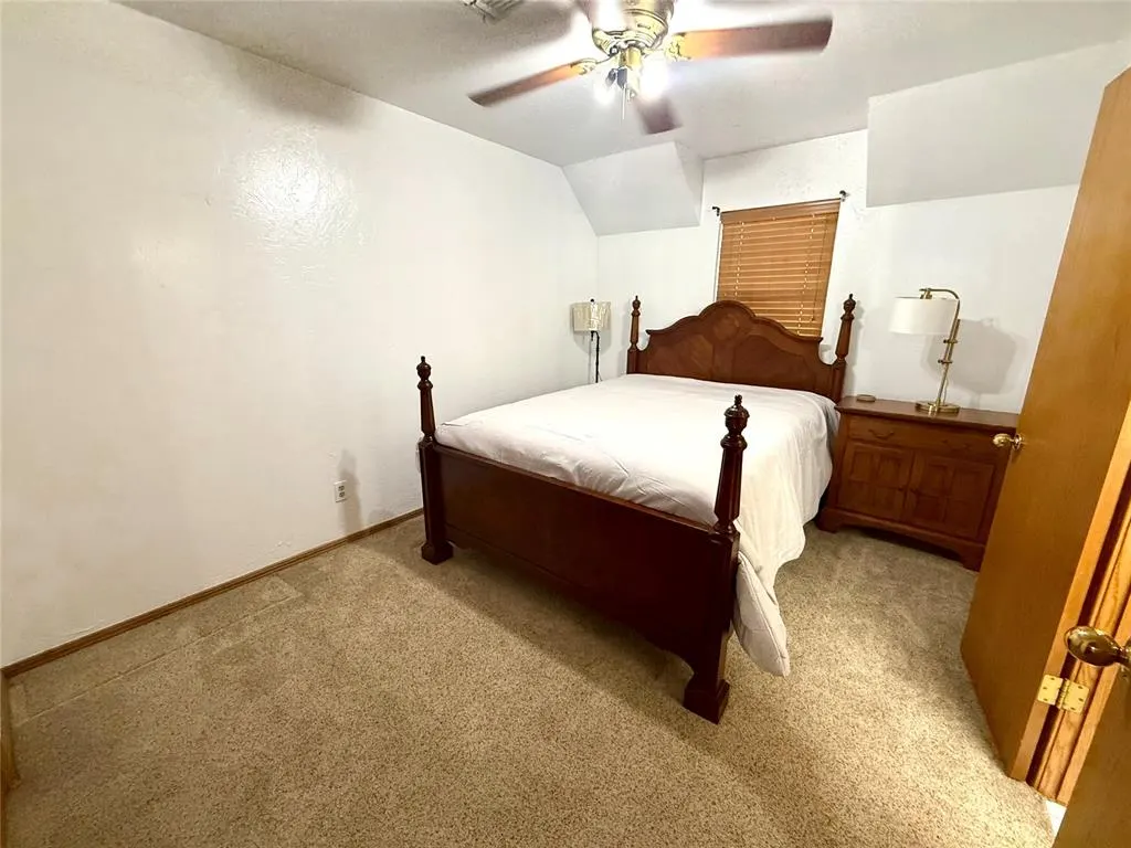 Photo 15 — 311 Red Fork, Clinton, OK 73601