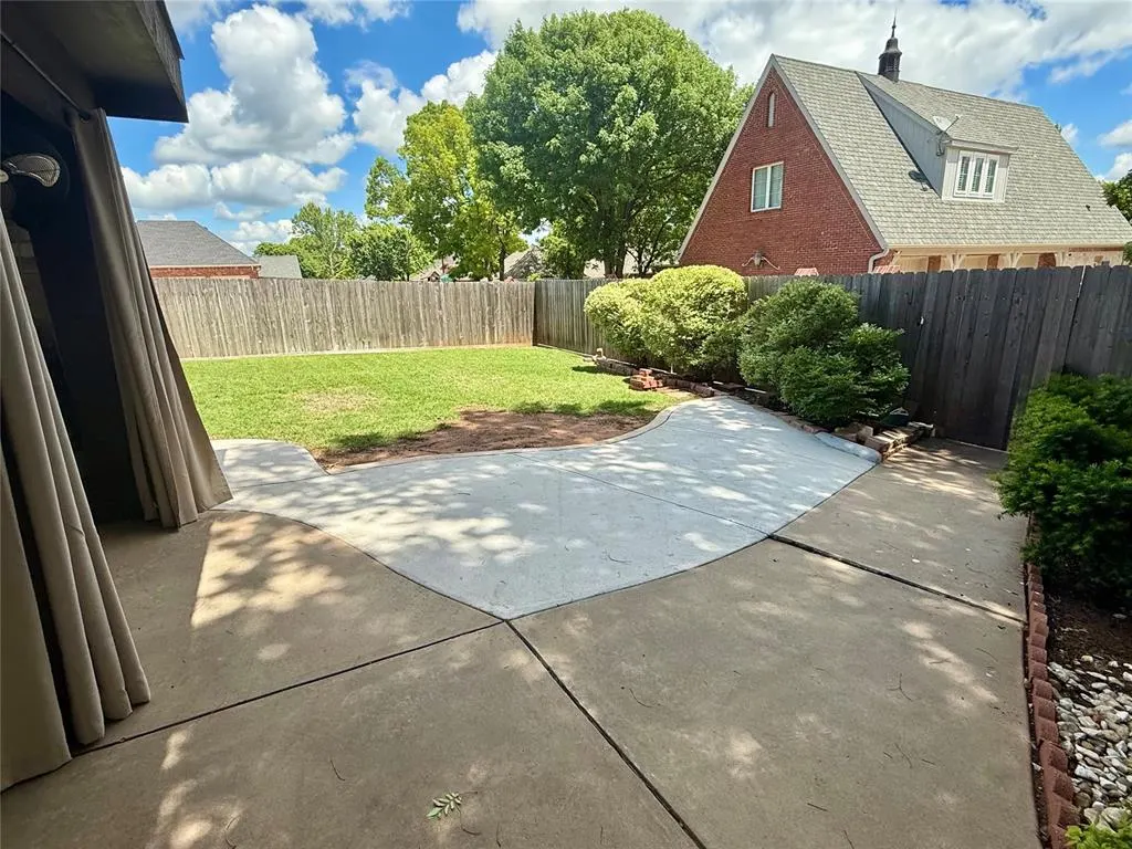Photo 19 — 311 Red Fork, Clinton, OK 73601