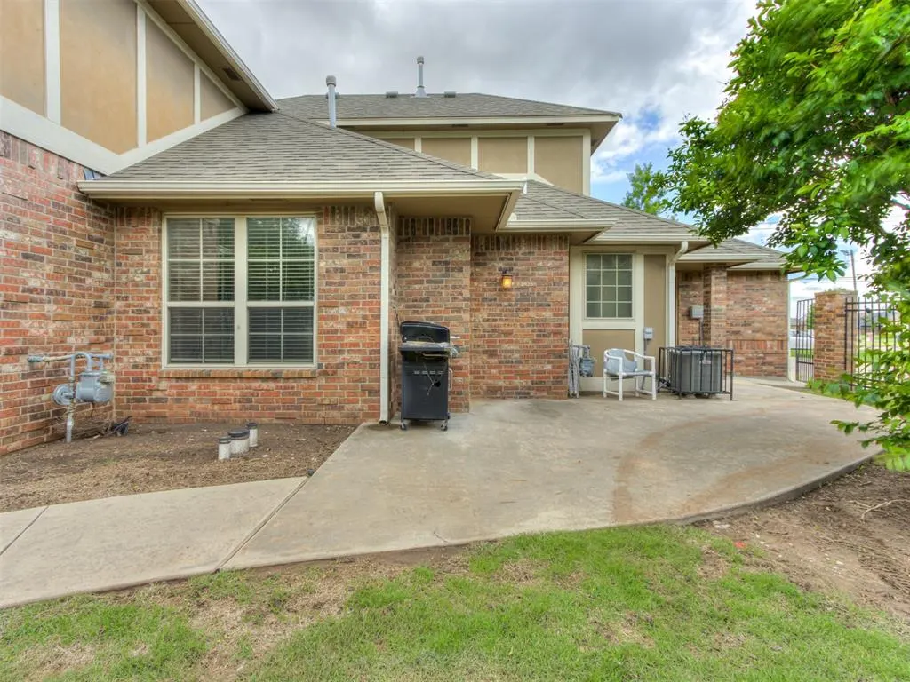 Photo 23 — 1701 NE 7th Street, Oklahoma City, OK 73117