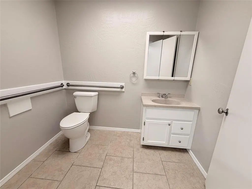 Photo 35 — 312 E 6th Street, Amber, OK 73004