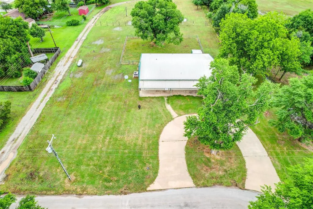Photo 40 — 312 E 6th Street, Amber, OK 73004