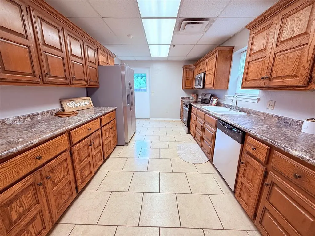 Photo 5 — 312 E 6th Street, Amber, OK 73004