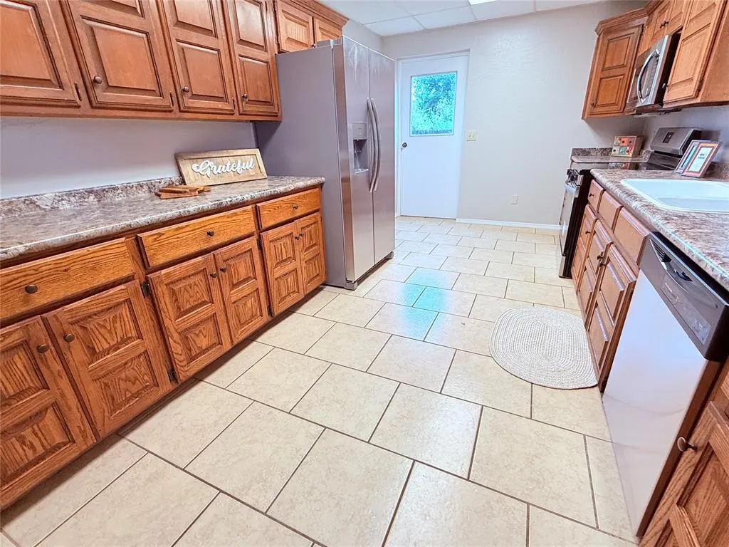 Photo 6 — 312 E 6th Street, Amber, OK 73004