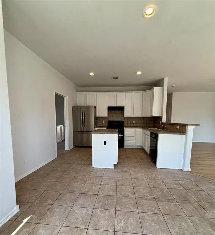 Photo 3 — 1918 W K Court, Jenks, OK 74037