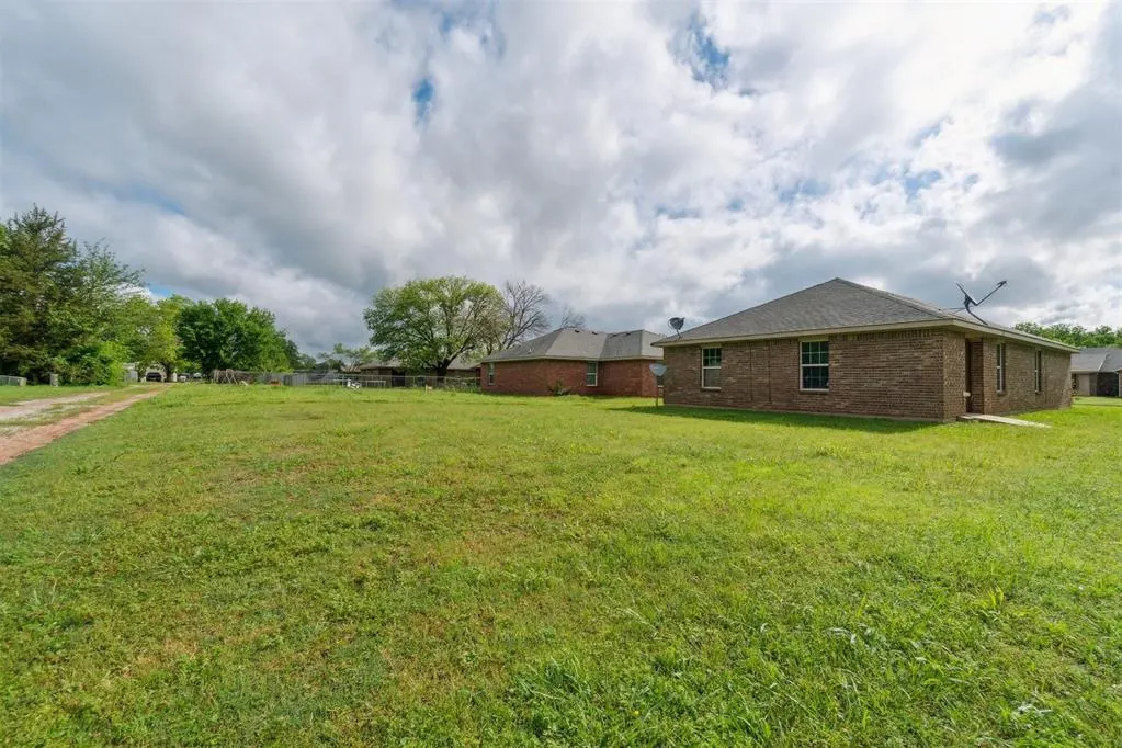 Photo 43 — 717 S Geronimo Lane, Pauls Valley, OK 73075