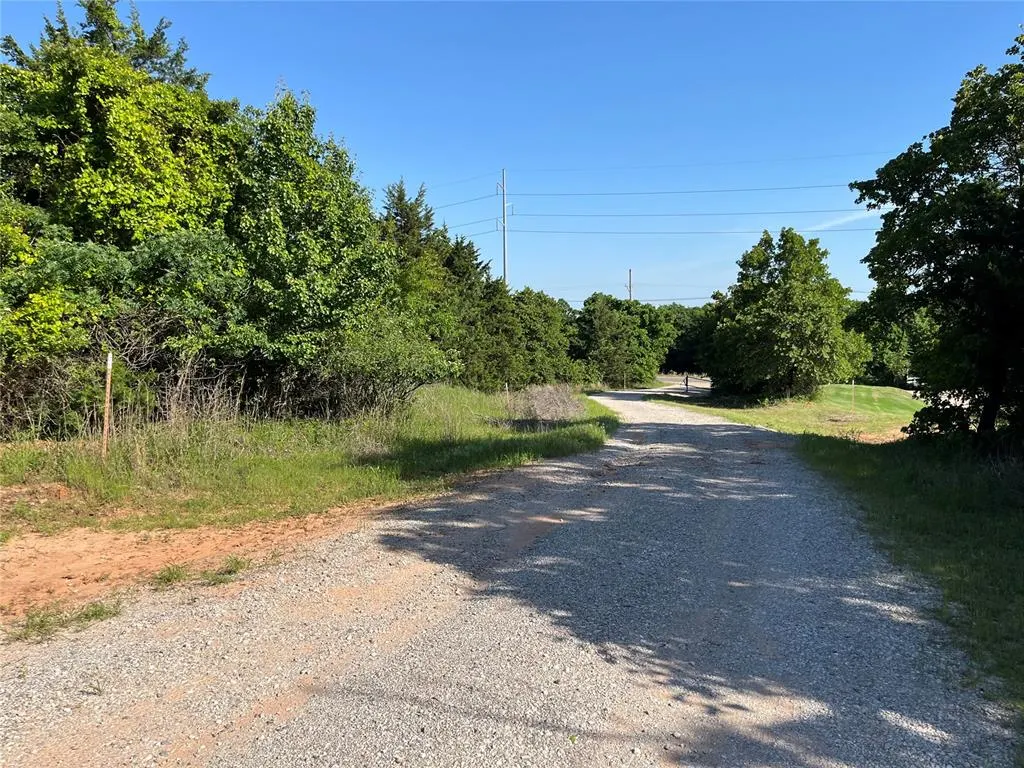 Photo 6 — 6725 E Coffee Creek Road, Edmond, OK 73034