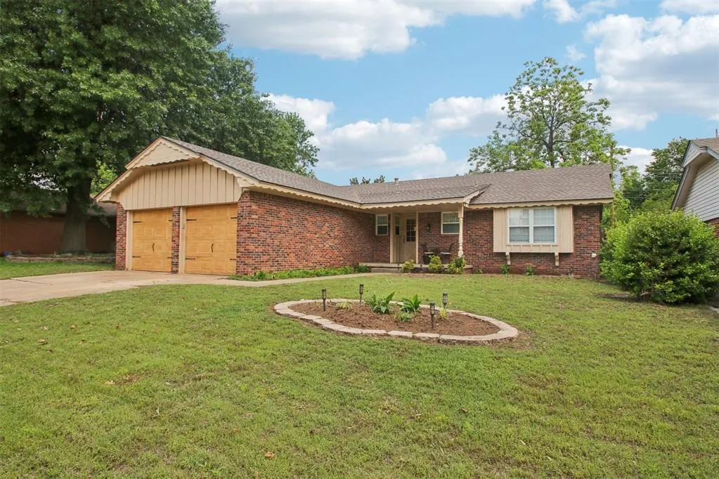 Photo 2 — 4917 NW 26th Street, Oklahoma City, OK 73127