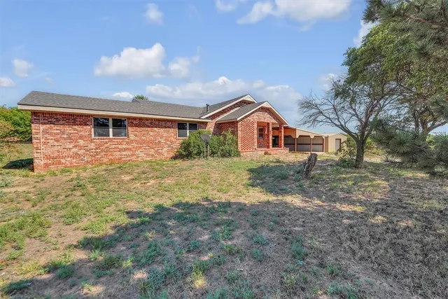 Photo 2 — 17458 E 1230 Road, Erick, OK 73645