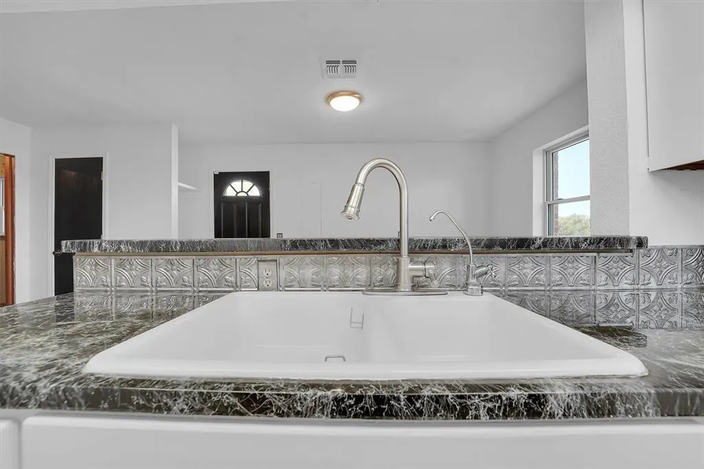 Photo 15 — 17458 E 1230 Road, Erick, OK 73645