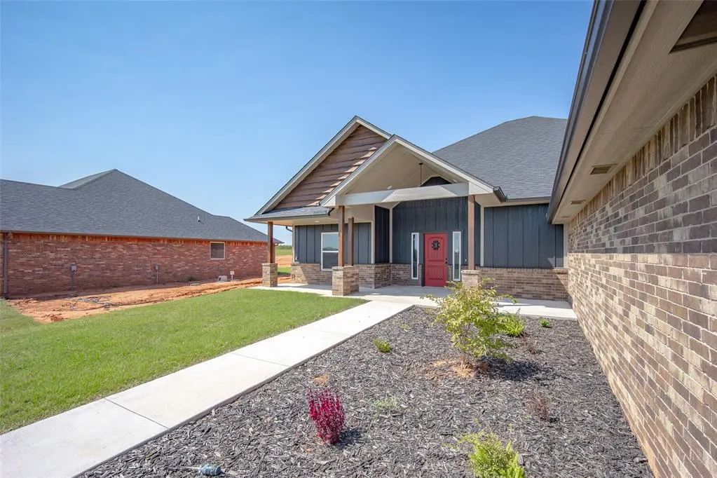 Photo 2 — 1428 County Street 2977, Blanchard, OK 73010