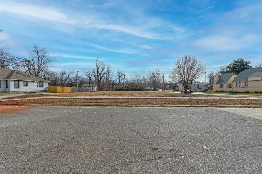 Photo 17 — 1401 NW 9th Street, Oklahoma City, OK 73106