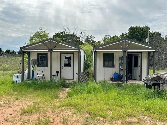 Photo 2 — 20269 Fairbanks Lane, Tecumseh, OK 74873